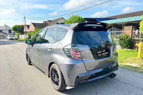 Old 2014 Honda Jazz 1.5L V